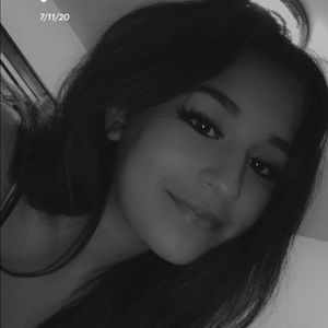 Meet your Posher, Anahi